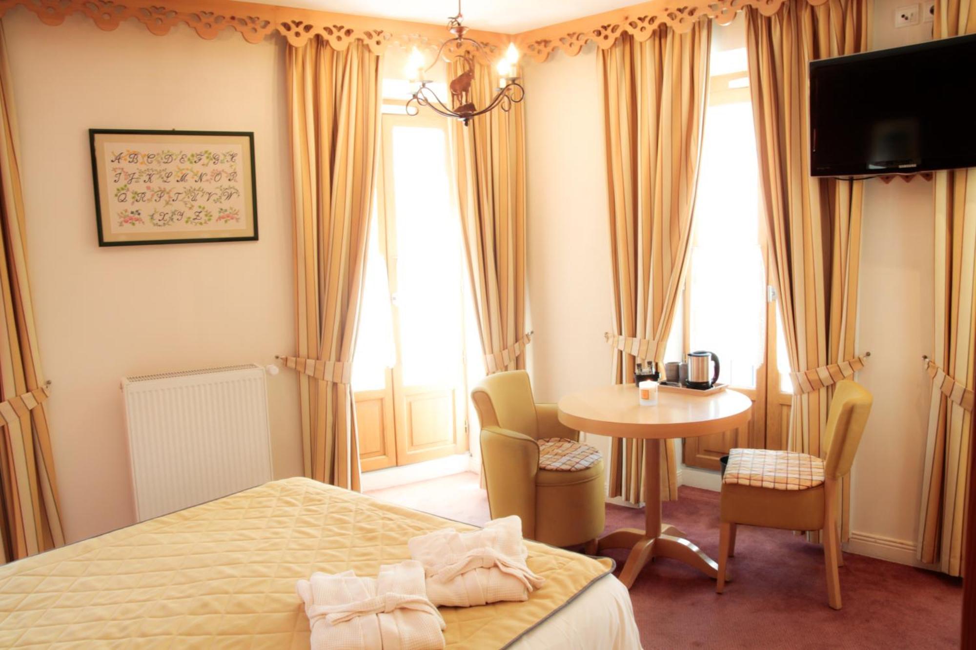 Hotel Le Bois Joli Cauterets Ngoại thất bức ảnh