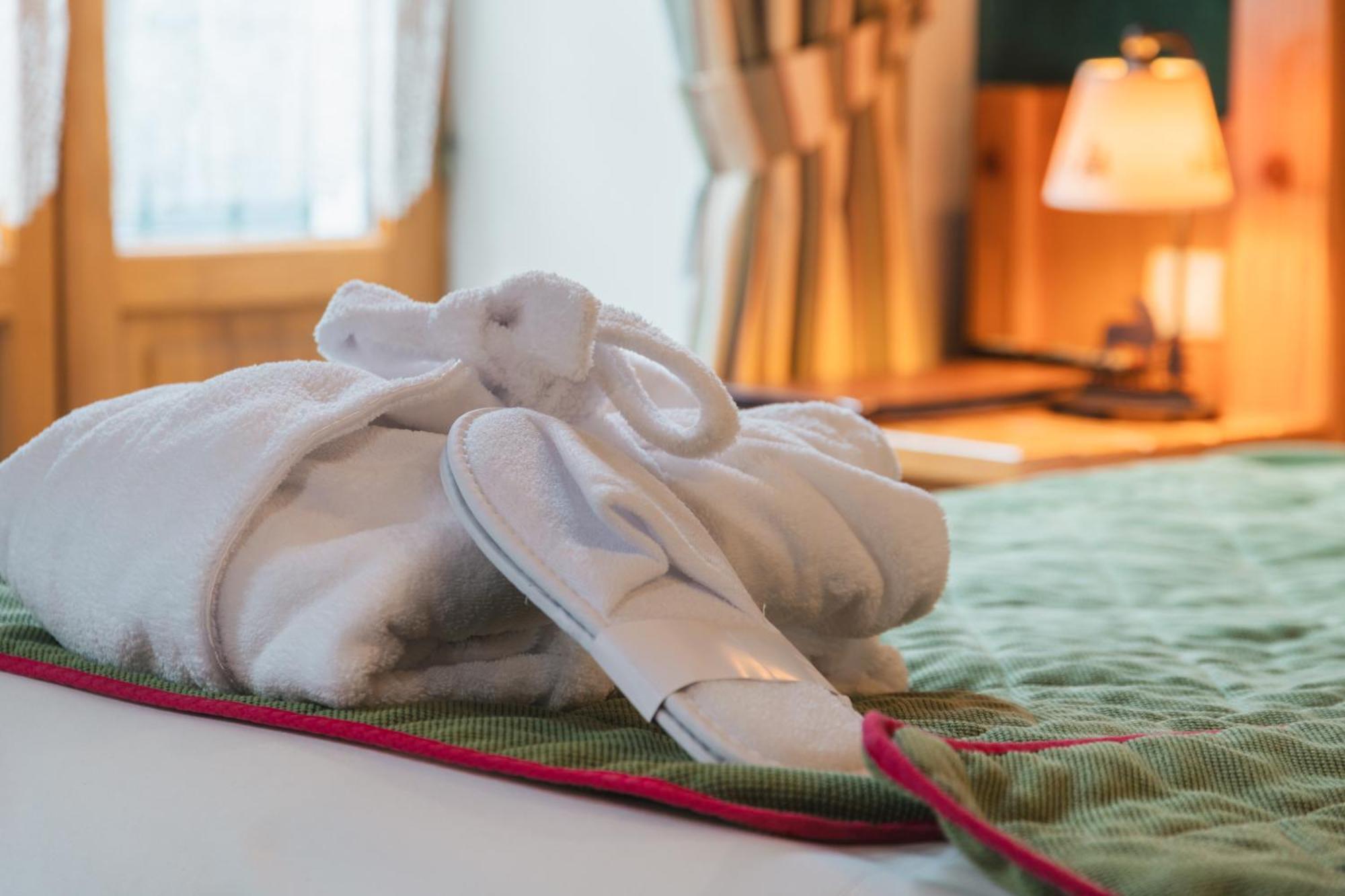 Hotel Le Bois Joli Cauterets Ngoại thất bức ảnh